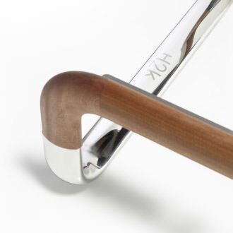 Rahmengestell der hake konzept Luxusliege in edler Edelstahl-Holz-Kombination